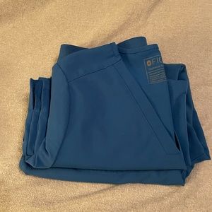 FIGS scrubs. Medium top and bottom set. Royal blue.